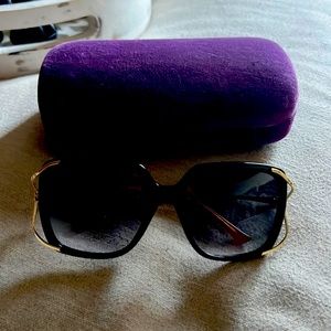 Women's 2022 Gucci oversize glasses black